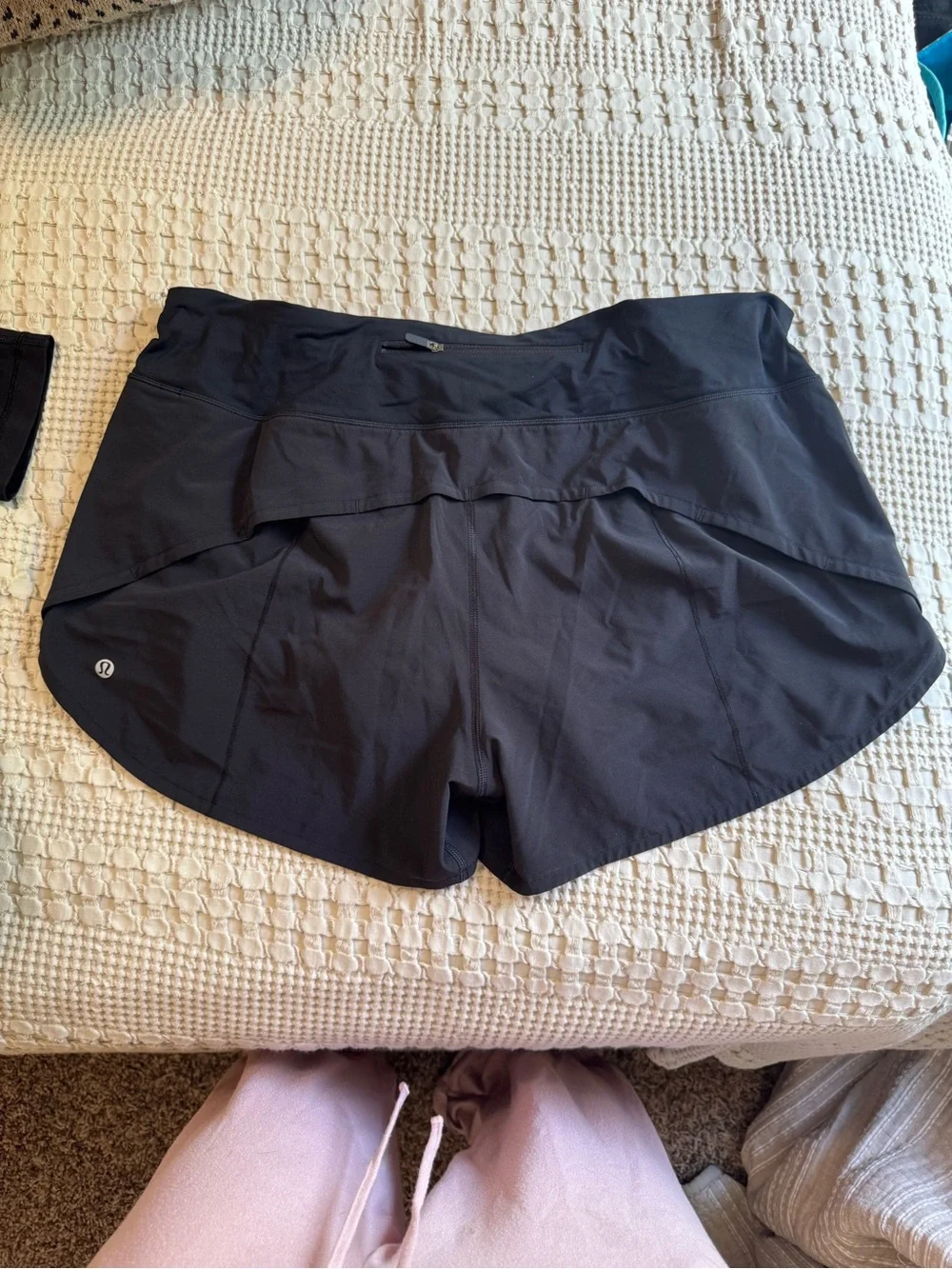 Lululemon Speed Up Mid Rise Short 4”